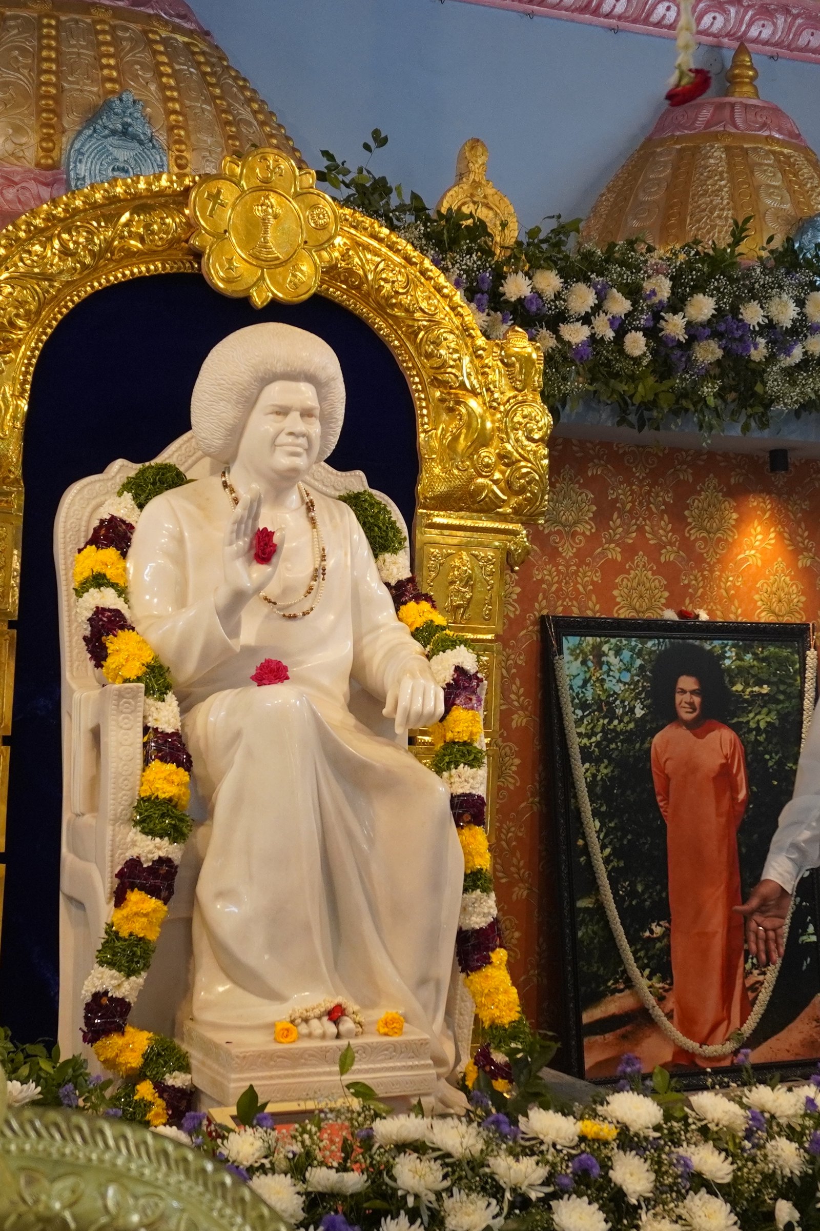 Sai Baba Statue